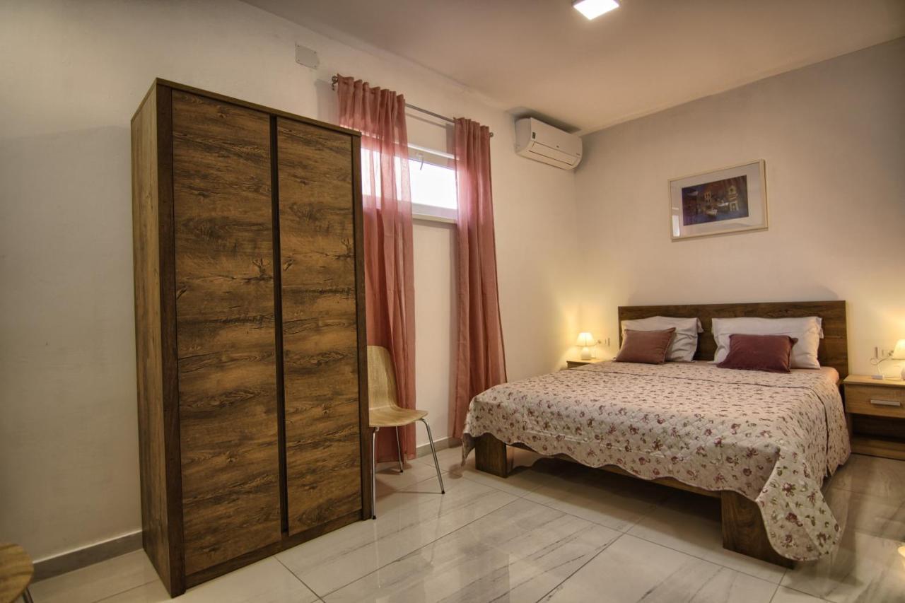 Rooms Dragica Pakoštane Exteriör bild
