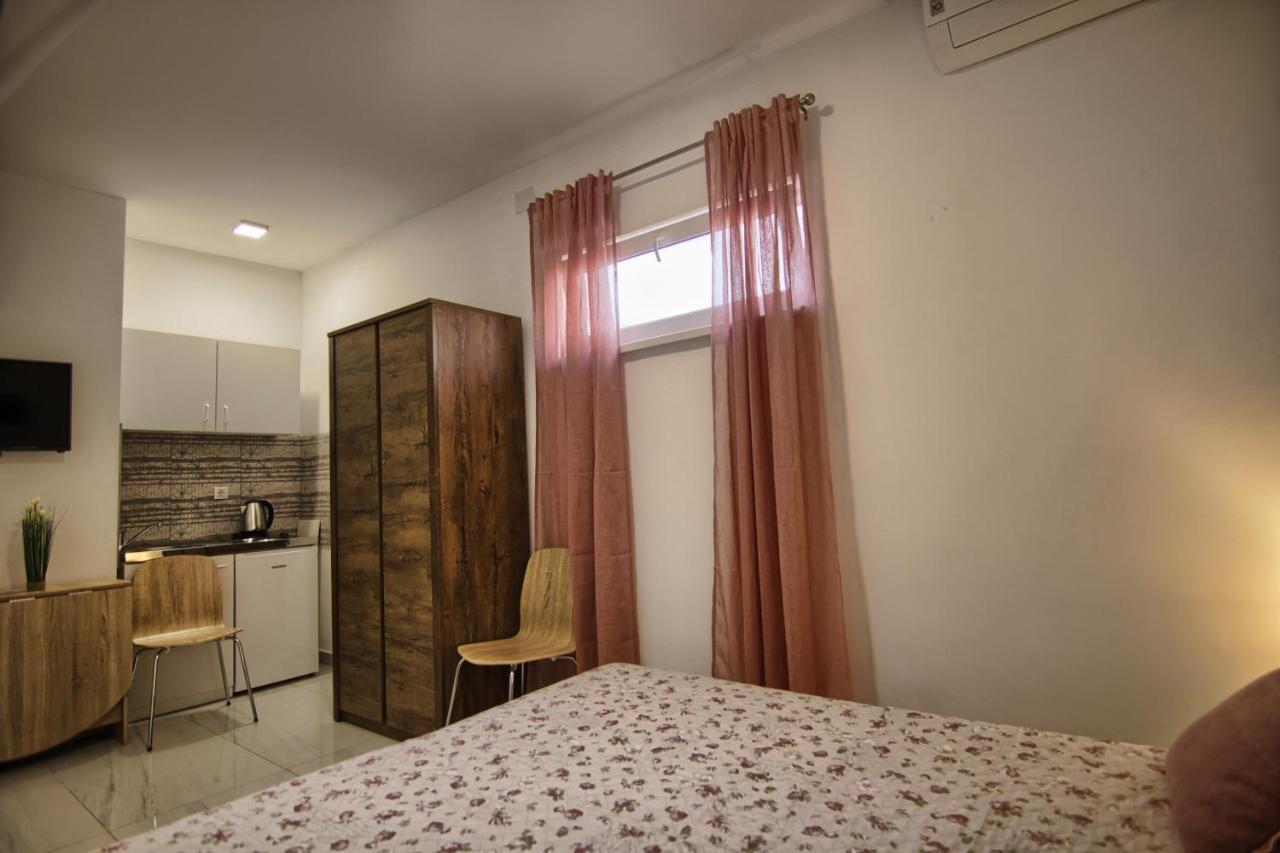 Rooms Dragica Pakoštane Exteriör bild